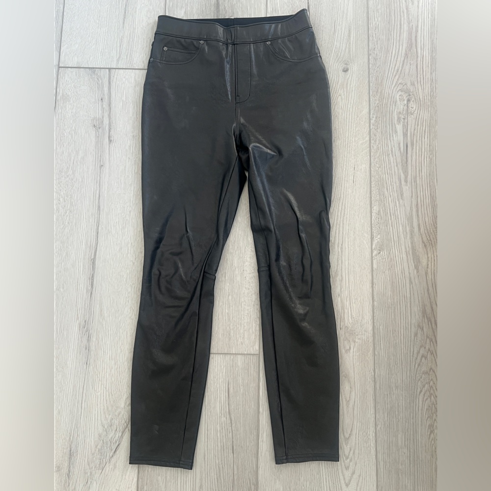 SPANXshape™ Faux Leather
Fleece Lined Leggings